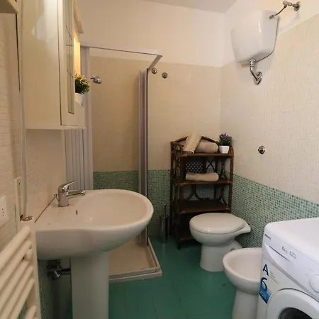 Casa Vacanze Chiara In Centro, 5/6 Persone Appartement