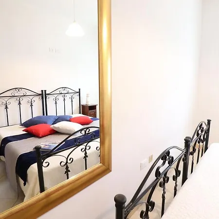 Casa Vacanze Chiara In Centro, 5/6 Persone Appartement