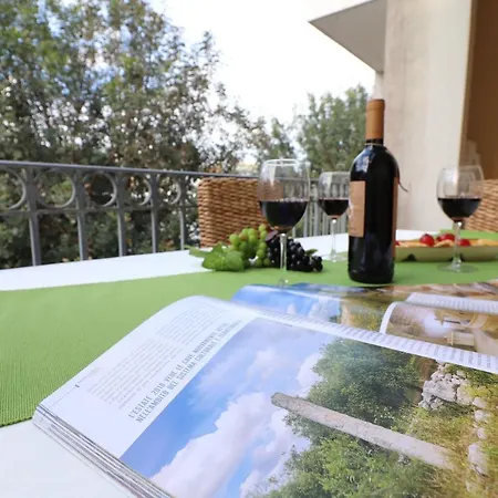 Casa Vacanze Chiara In Centro, 5/6 Persone Appartement