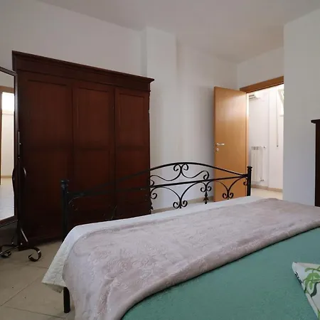 Casa Vacanze Chiara In Centro, 5/6 Persone Appartement