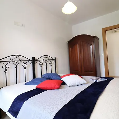 Casa Vacanze Chiara In Centro, 5/6 Persone