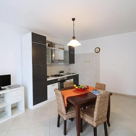 Casa Vacanze Chiara In Centro, 5/6 Persone Appartement